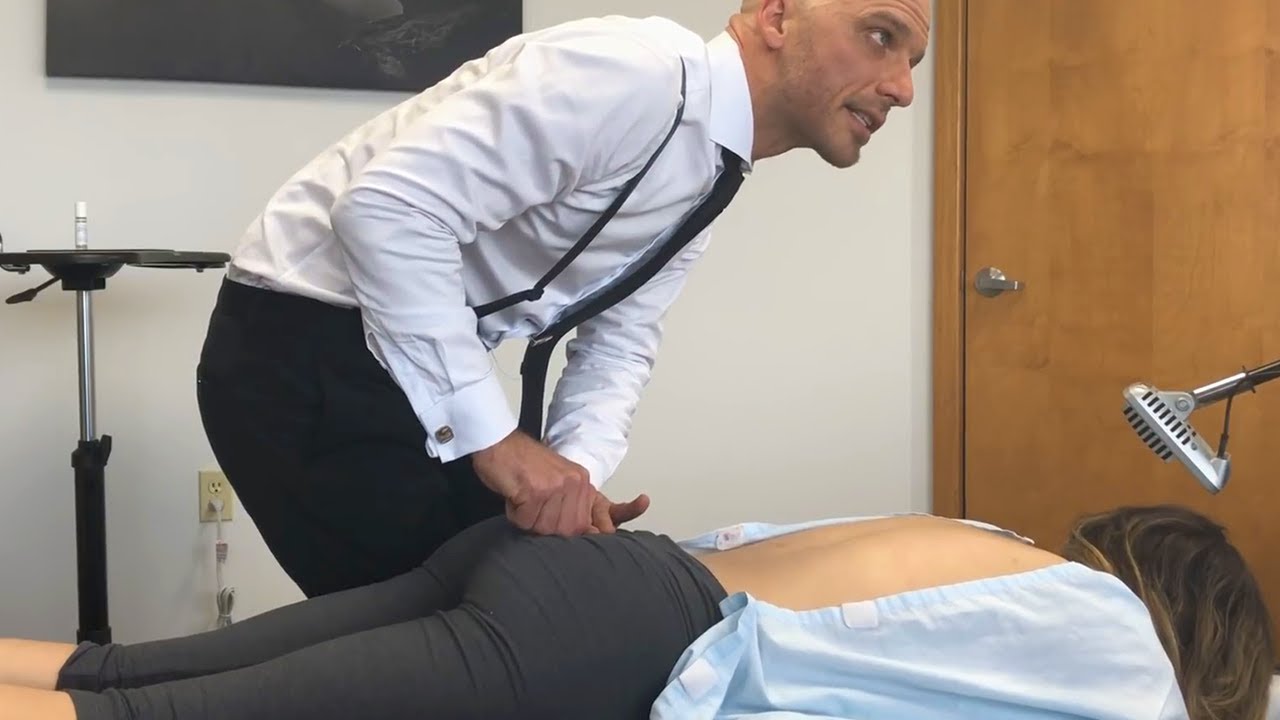 Нервный и напряженный, первый раз потрясающие треск — корректировка хиропрактики ASMR