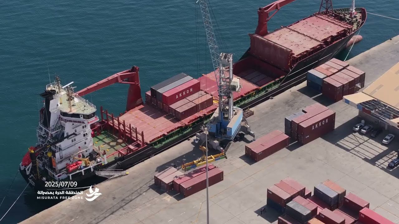 حركة اعتيادية ونشاط مستقر لعمليات دخول وخروج السفن ومناولة البضائع بميناء المنطقة الحرة بمصراتة