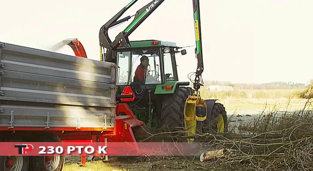 TP 230 PTO K - Crane wood chipper with angled feeding funnel