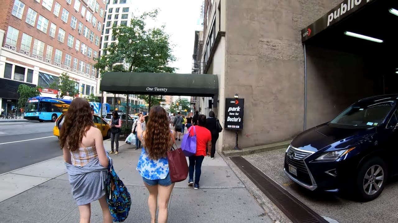 ⁴ᴷ⁶⁰ Walking NYC : Upper East Side - 86th Street from Central Park to Gracie Mansion