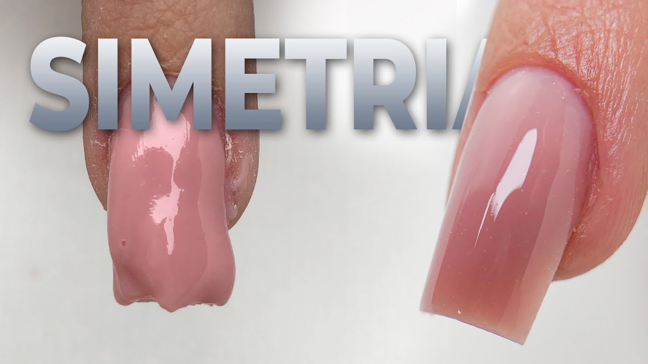 Dessa forma você atingirá o máximo de simetria nas suas unhas