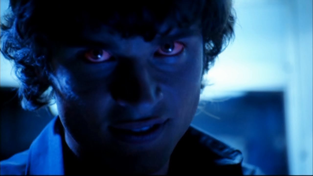Clark Lives Free From Rules and Responsibility -- (Smallville - S3; E1)