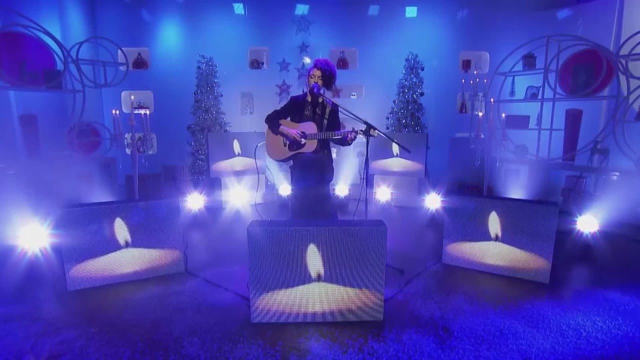 Kizzy Crawford - Ganol Gaeaf Noethlwm