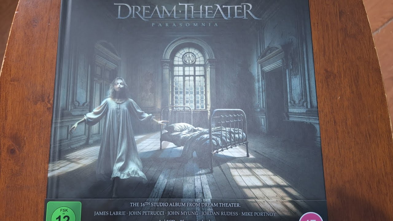 unboxing Dream Theater Parasomnia Artbook.