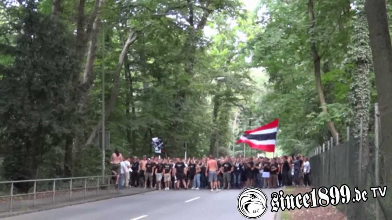Eintracht Frankfurt - Bayer Leverkusen (Marsch zum Stadion - Support) 25.08.12