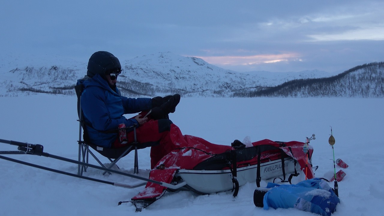 Isfiske i flere vakre fjellvatn på Ringvassøya