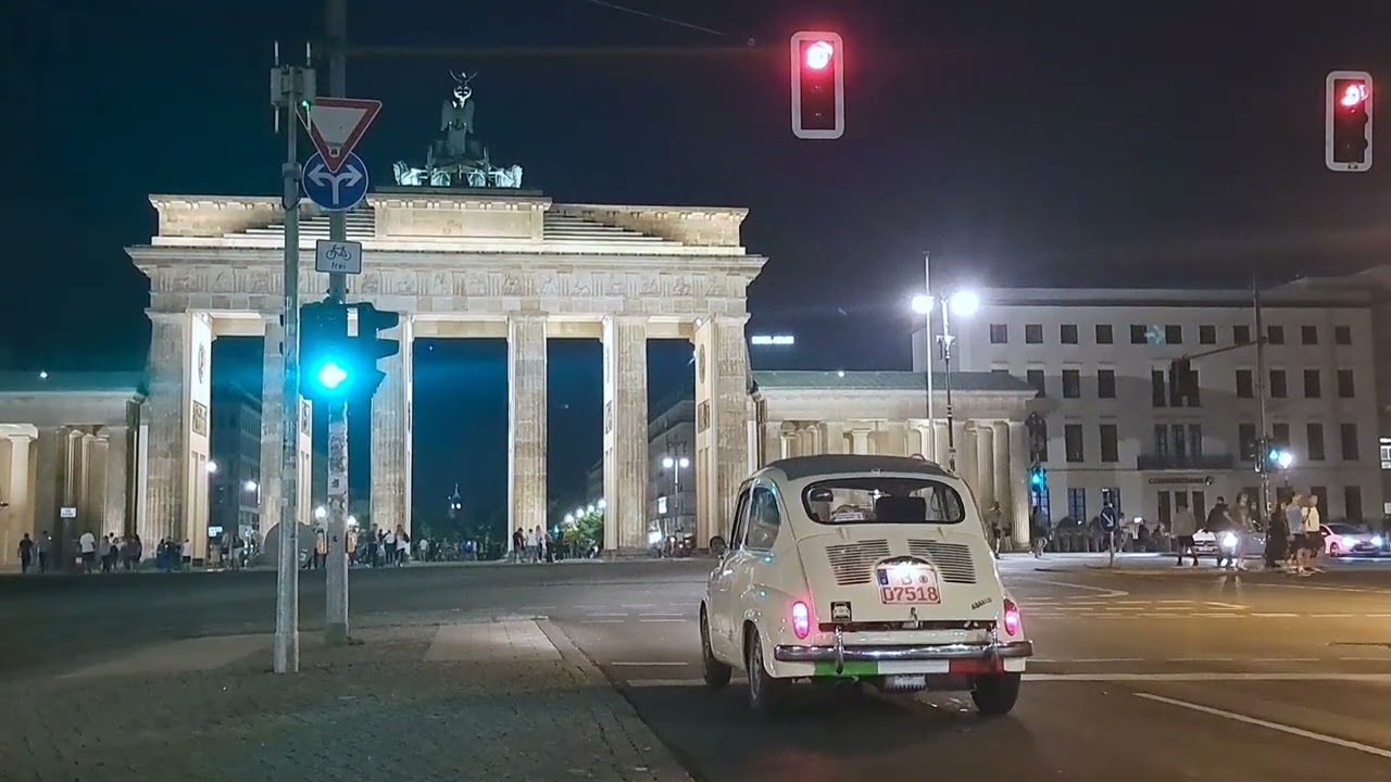 Midnight Cruise: Mit dem Oldtimer Fiat 600 von Berlin nach Klein Marzehns