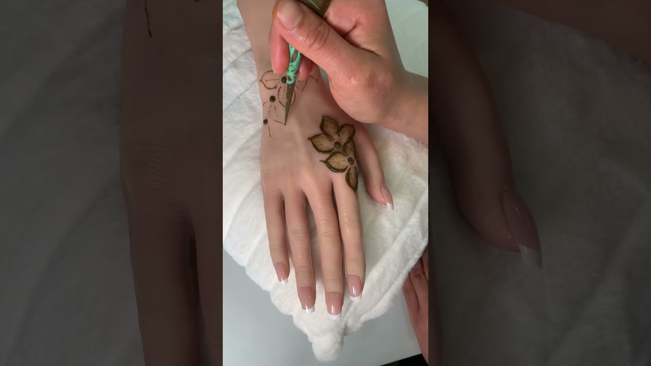 EASY  henna | DIY HENNA TUTORIAL FLORAL BEGINNER