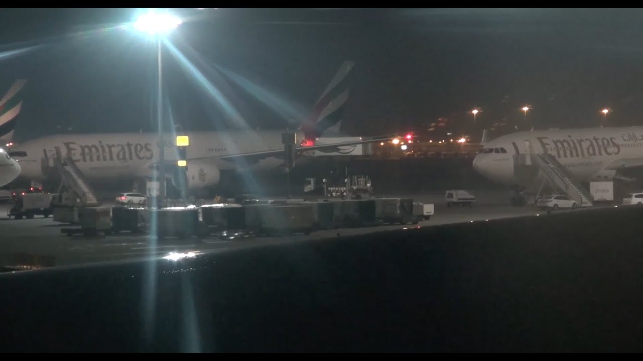 Adelaide to Dubai onboard the Emirates Boeing 777-300ER - Flight  EK441 - 13 Hours of Night!