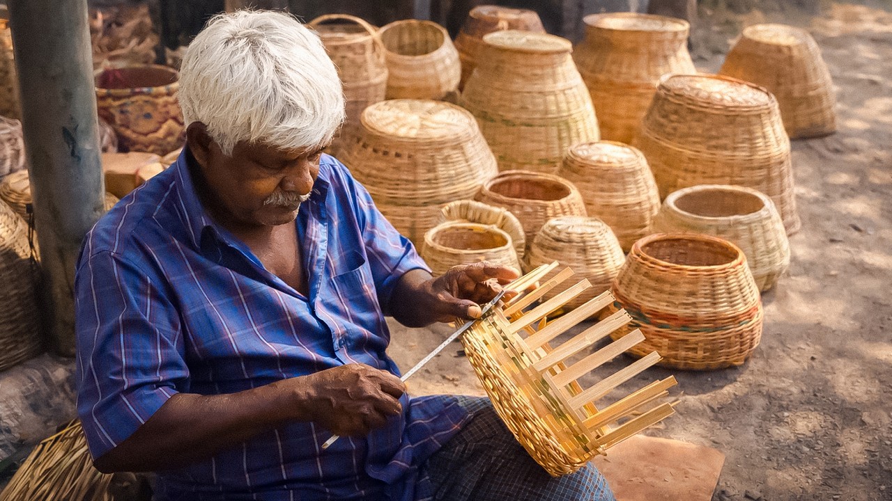 Incredible Bamboo Craft &ndash; Hand Weaving Process