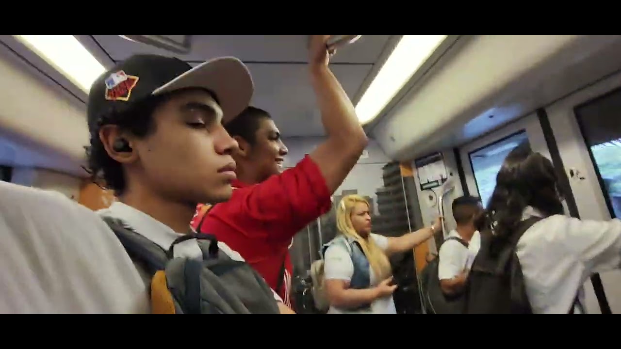 Metro de Medellín - Viaje de Parque barrio a san Antonio en Tren CAF N⁰ 54 con decoración de 30 años