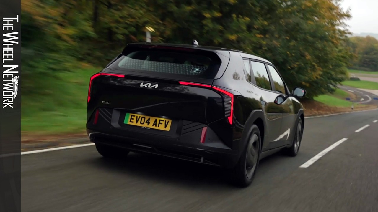 2026 Kia EV4 Air 58.3 kWh FWD | Phantom Black | Driving, Interior, Exterior (UK Spec)