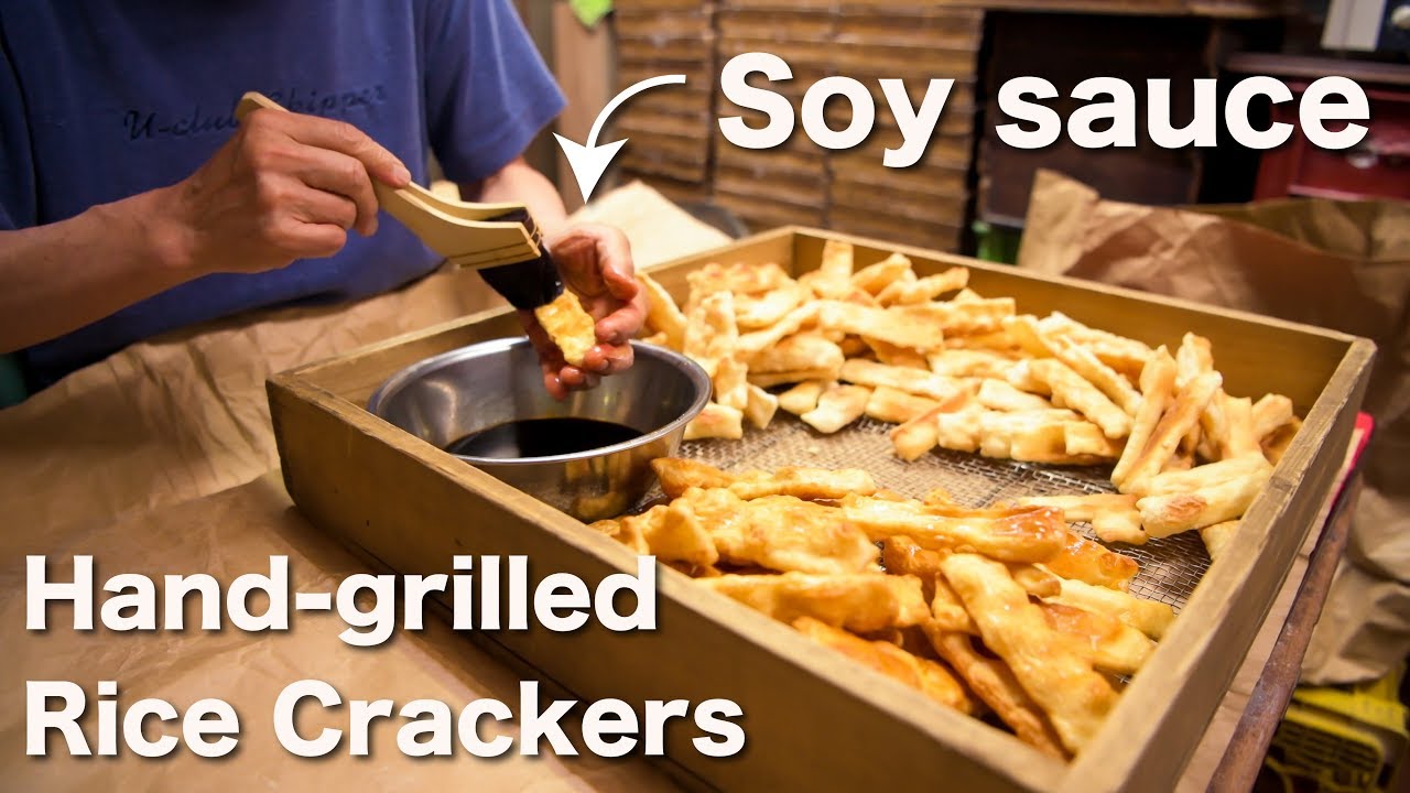 【Hand‐grilled Rice Crackers】Japanese Traditional Food. How to make “SENBEI”