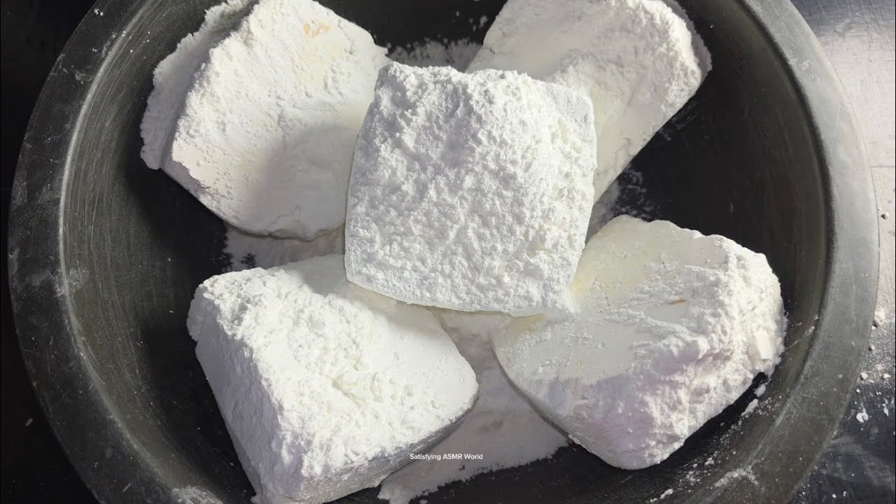 #gymchalkasmr #chalk Gym Chalk ASMR Chalk Crushing in bucket with Cornstarch #notalking