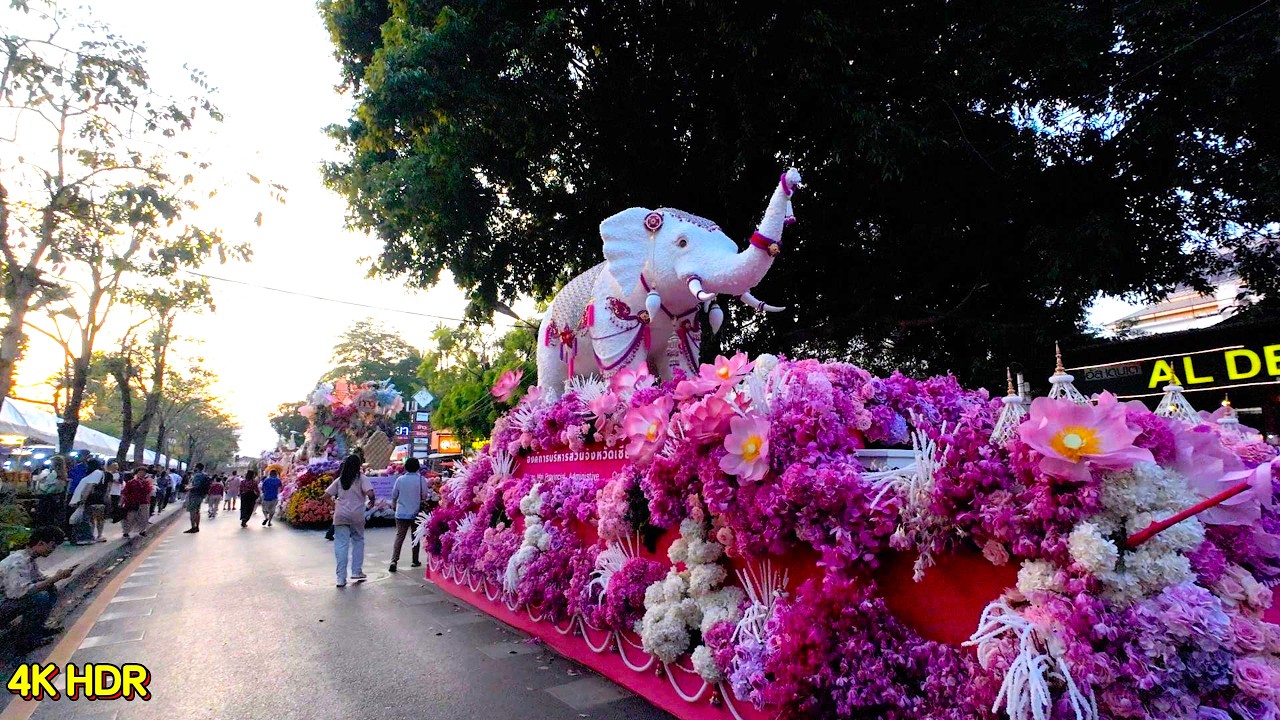 【4K HDR】You Won’t Believe These Flower Floats… 🌸 Chiang Mai Festival Night Walk with Real Sounds