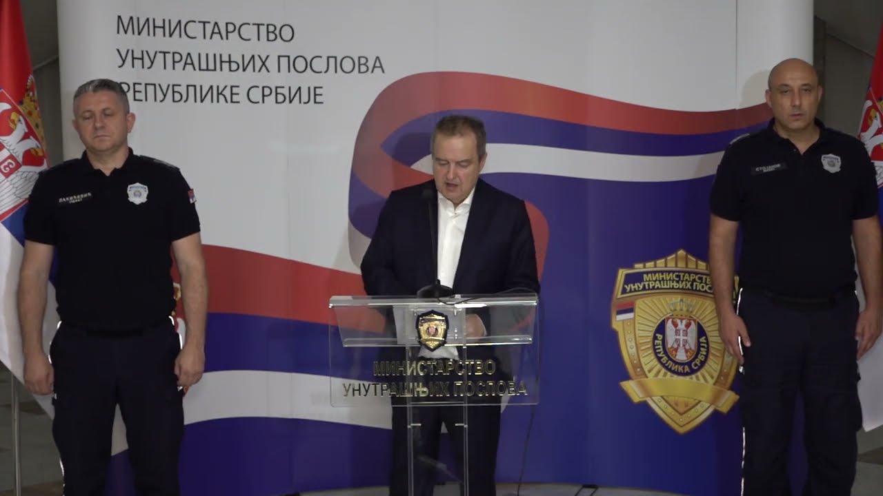 Dačić: večeras je došlo do demoliranja i paljenja objekata političkih stranaka i državnih organa