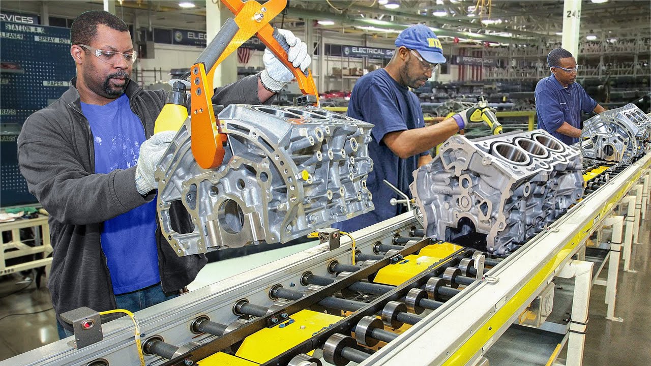 Tour of Massive US Factory Producing Powerful Jeep Engines - Production Line