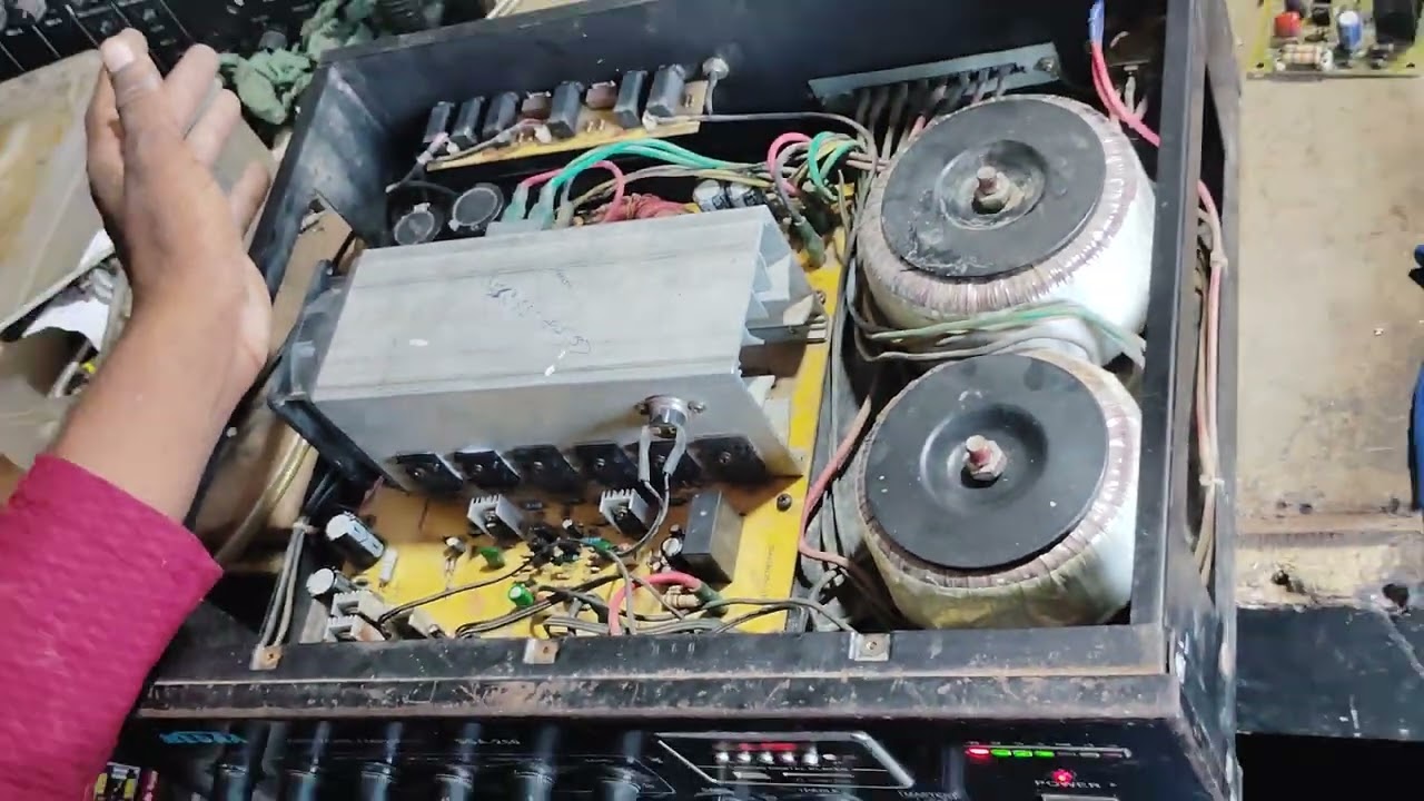 amplifier repairing time #electronic #amplifier