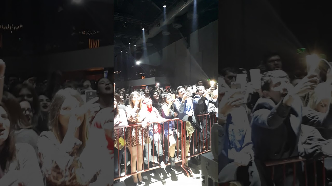 Aynur Aydin Bakude Electro Hall da konser veriyor