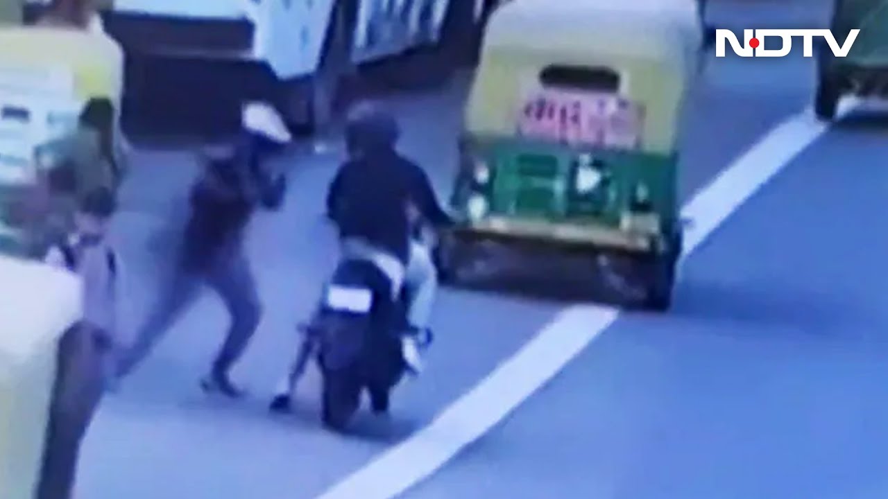 On Camera: 2 Men On Bike Snatch Chain From Woman In Delhi
