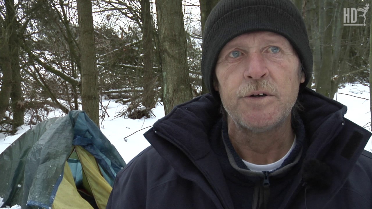 Hemlöse Leif Kangas bor i tält - året runt