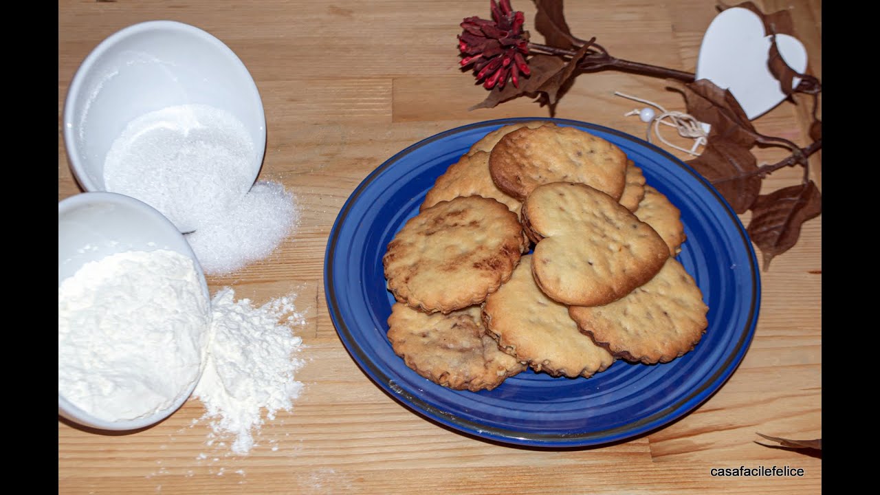 Biscotti nocciole e cioccolato