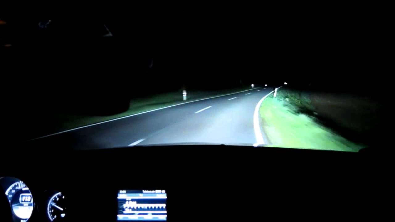 Mercedes-Benz C250 Intelligent Light System (Bi-Xenon) by Night
