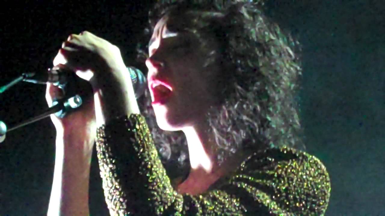 St. Vincent - The Party live at The Button Factory, Dublin 13.11.2011 HD