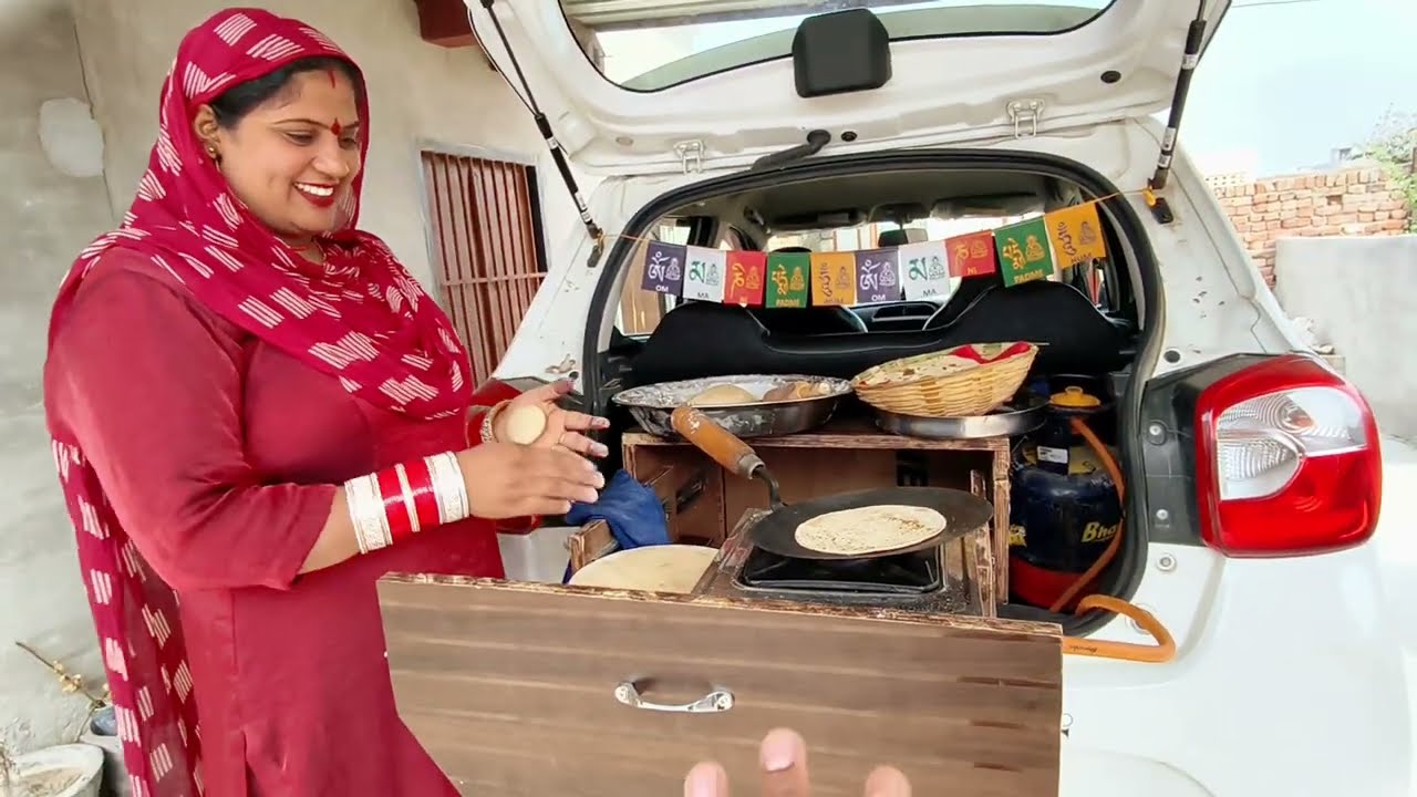 Roti sabji on car Alto K10 kichen set in Dicky kichen 350 vlog trending viral video 