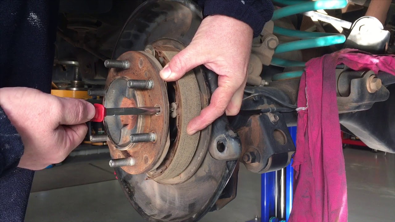 5Th installment of axle installation & handbrake shoes. Passenger side prado 120 150 Fortuner Toyota