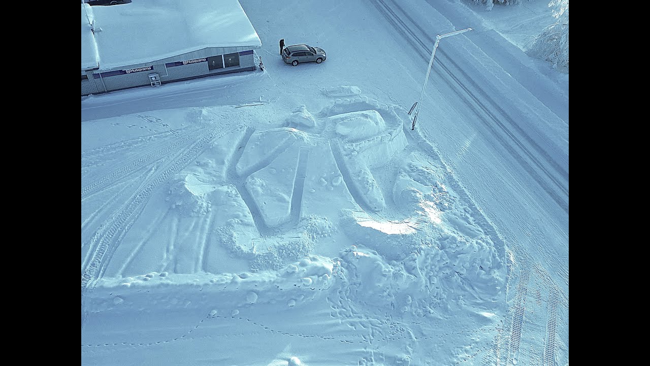 Pulkkamäki Savukoskella Satu & Jarkon Kahvilassa