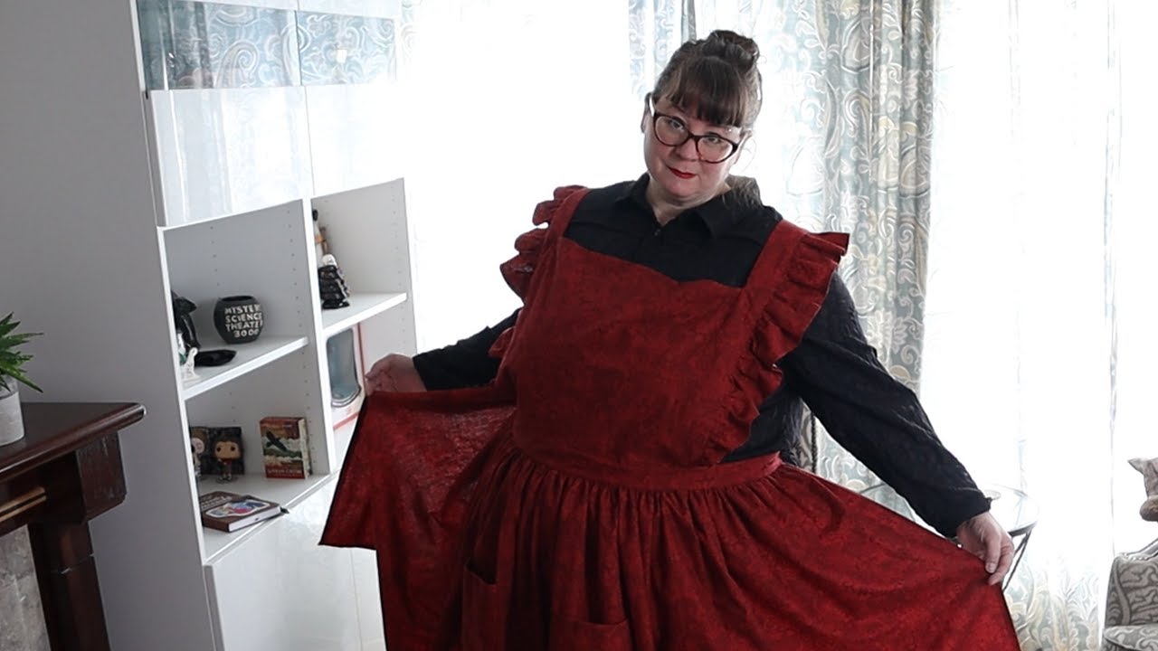 Making a Vintage-Style Cottagecore Apron (It's Kinda EXTRA).