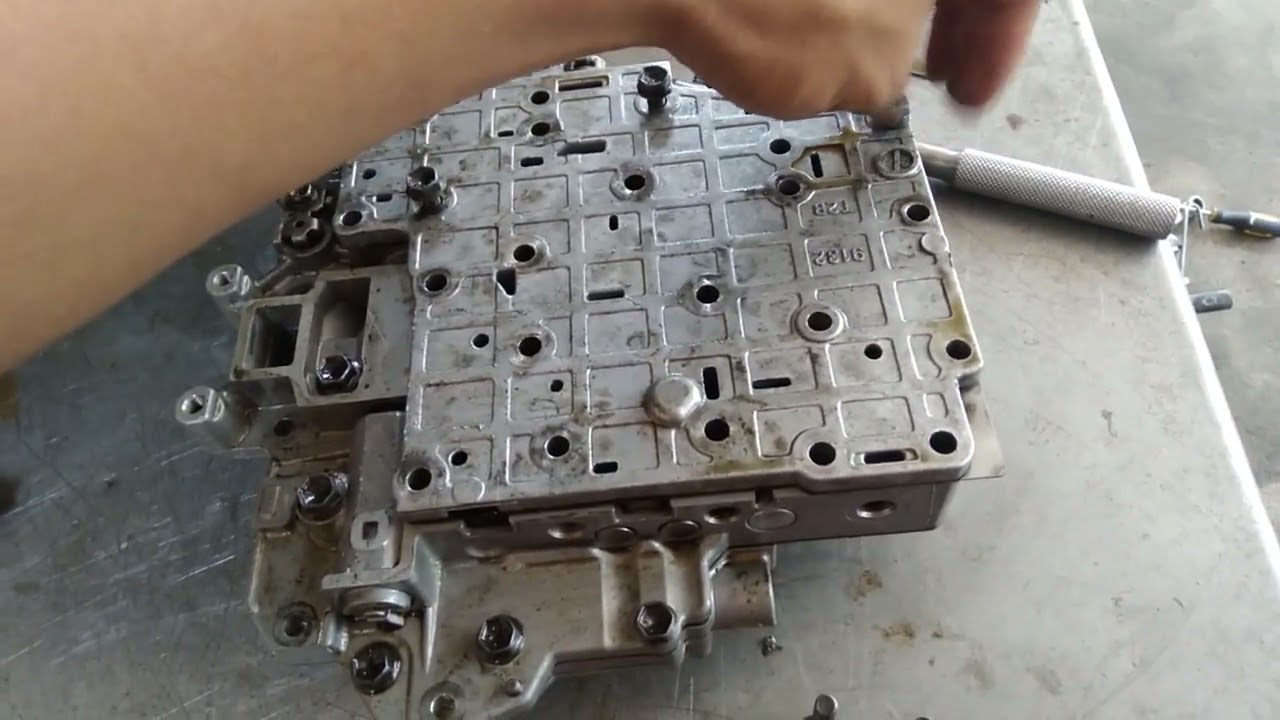 Toyota corolla 03, cuidados al desarmar cuerpo de válvulas.