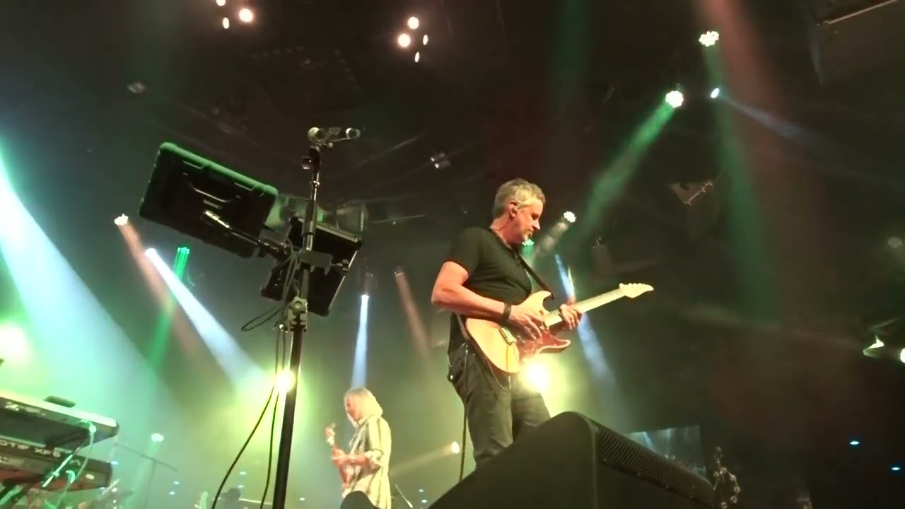 Sixwire LIVE Classic Rock Song Medley Christmas Pudding 12/9/23