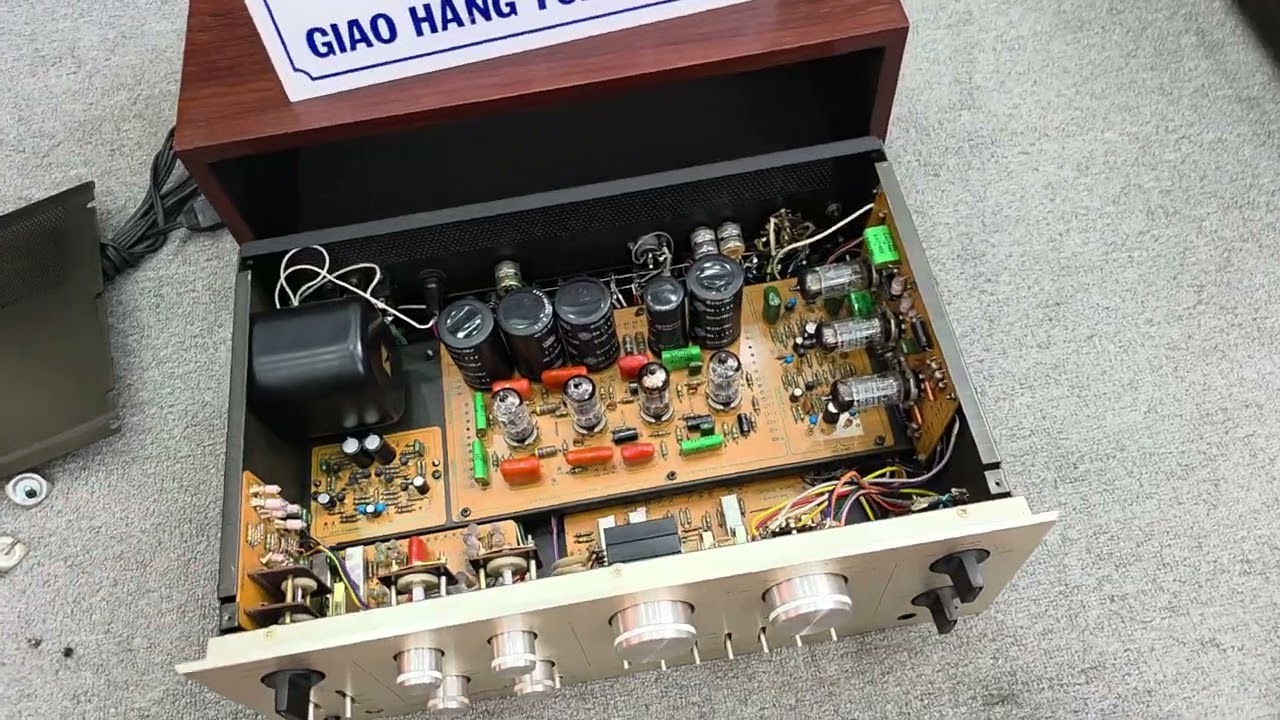 Chữ Kí LUXMAN CL 30 Gold     Pre Đèn Tuyệt hay Chơi Nhìu Dòng Nhạc Cực Bén Âm sắc