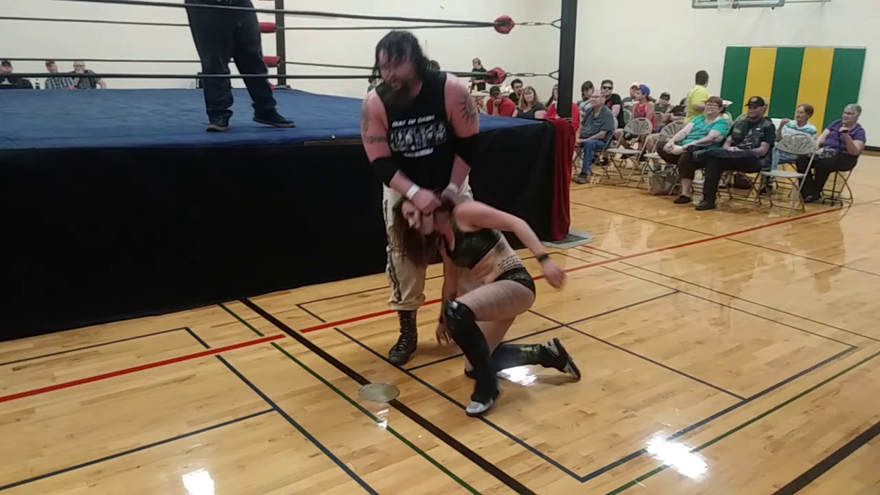 Nicole Pain vs Brad Cash