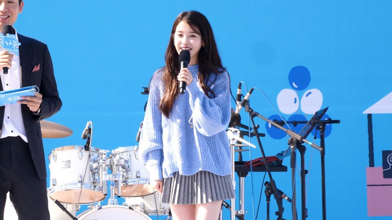 180930 단편영화 찍은 아이유 삼행시 IU 4K 60P 직캠 @ 홀가분 마켓 by Spinel