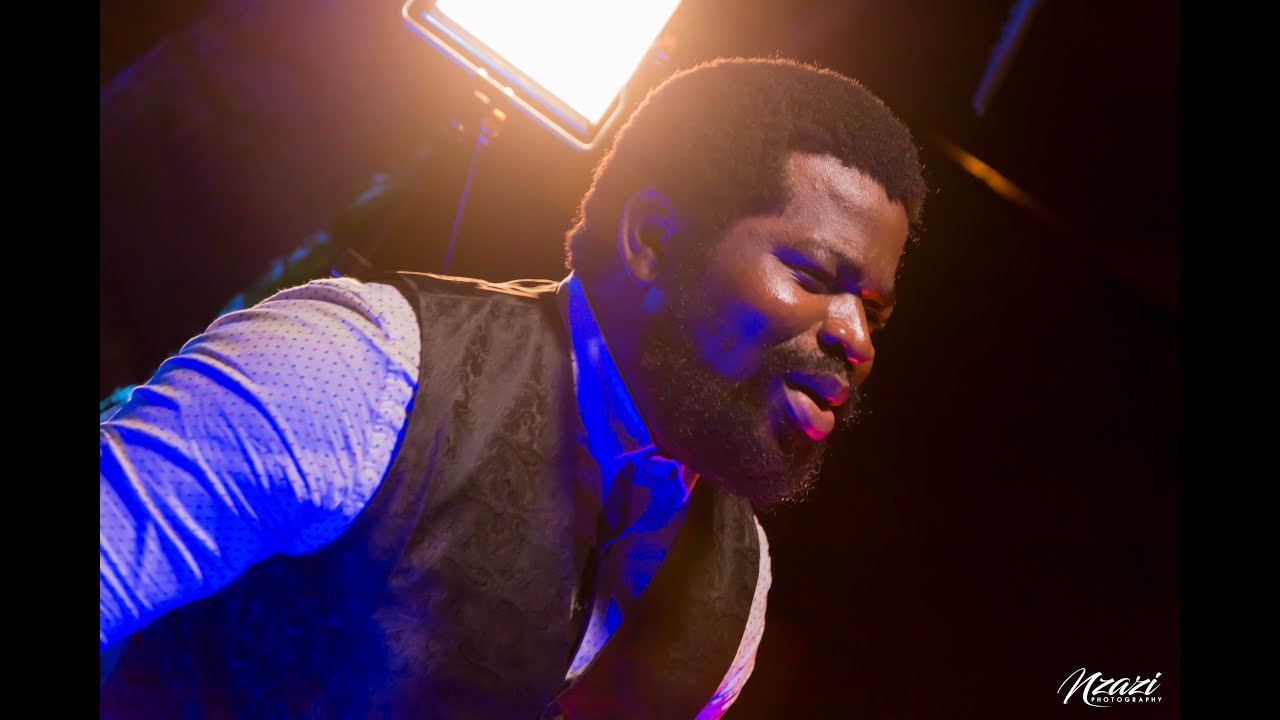 Voici la fin de mes souffrances by Emmanuel Musongo j'irai l&agrave;-bas parmi les anges live culte