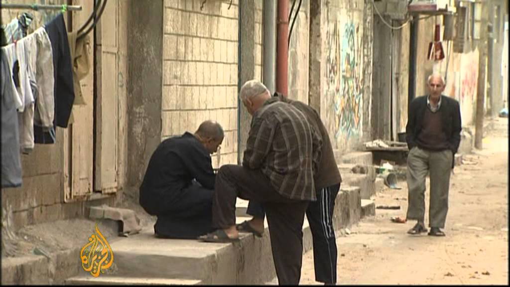 Palestinian students learning to speak Hebrew