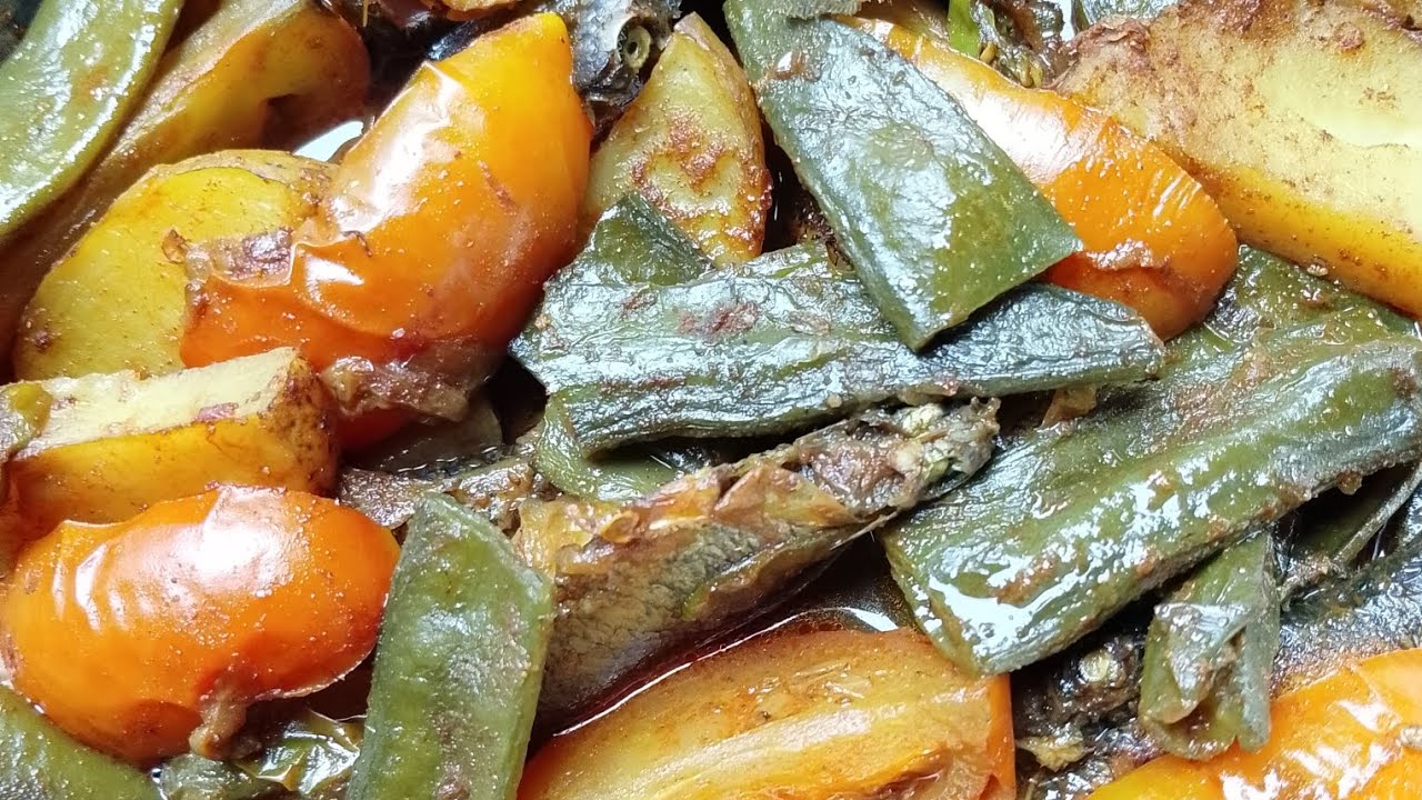 আলু,সিম,টমেটো,দিয়ে ছোট মাছ রান্না রেসিপি।