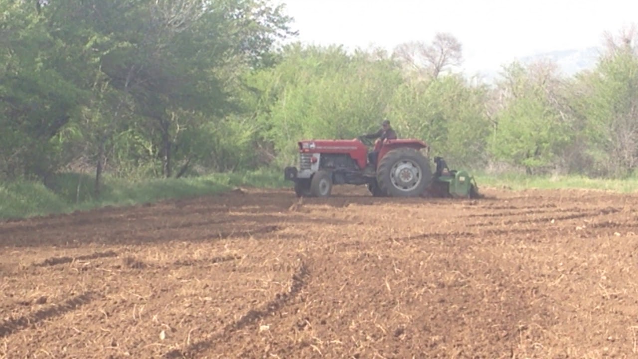 Massey Ferguson 165 lik Rotovator  Çekiyor