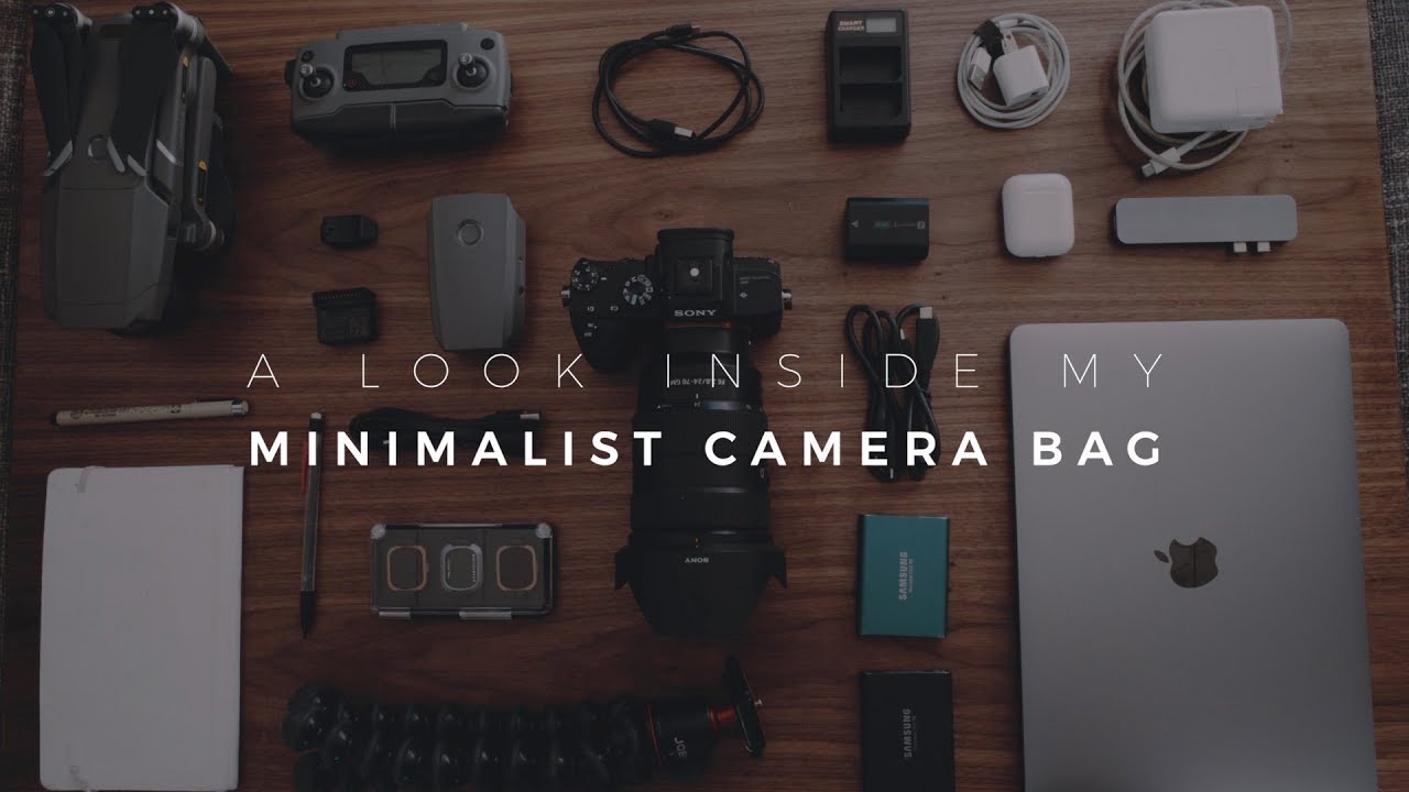A LOOK INSIDE MY MINIMALIST CAMERA BAG