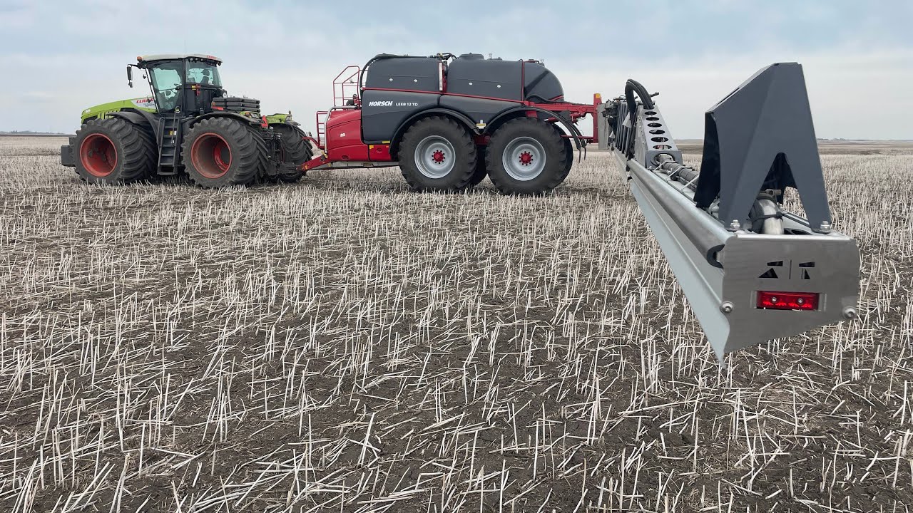Horsch Leeb 12 td. 3300 gallon tank. 660 acres per fill.