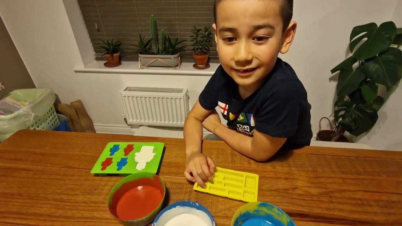 Making Edible Lego Bricks and Mini Figures 👀