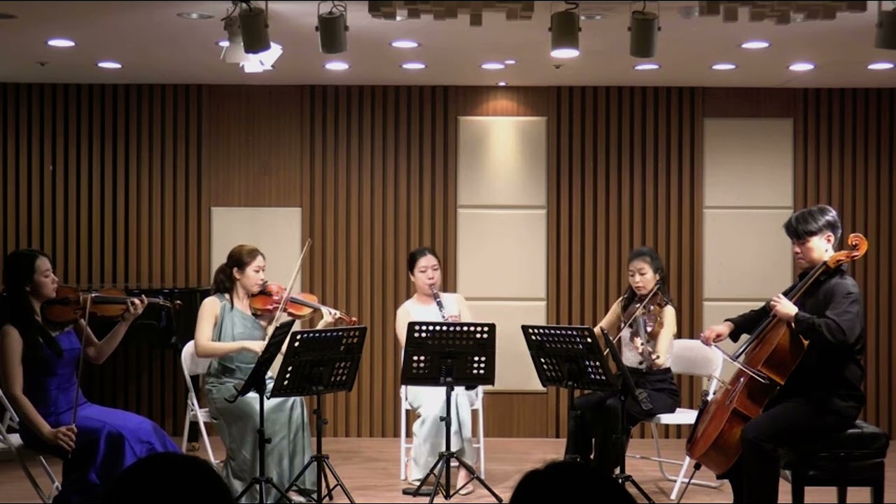 L'atelier -Mozart Clarinet Quintet in A Major, K 581