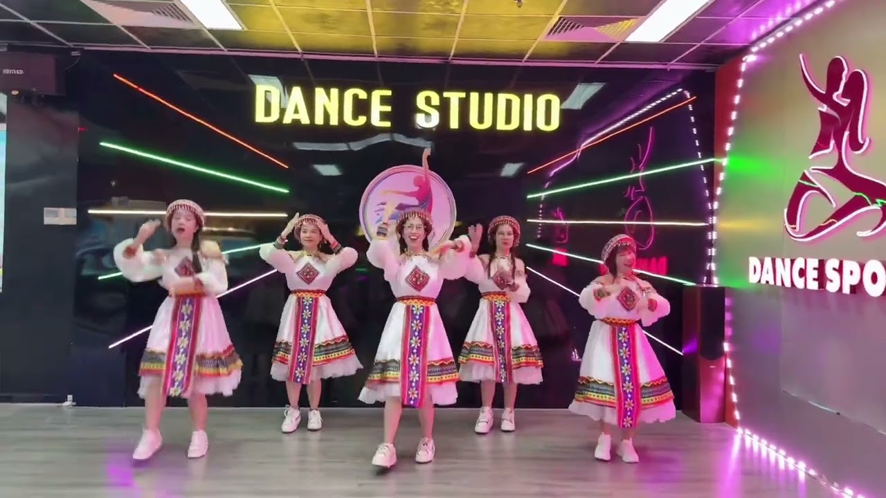 Vương Vấn Chợ Tình Remix| La Hoàng Quý| Choreo: Oăn Oăn