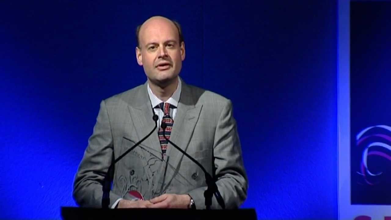 Stephen Layton accepting the Gramophone Award