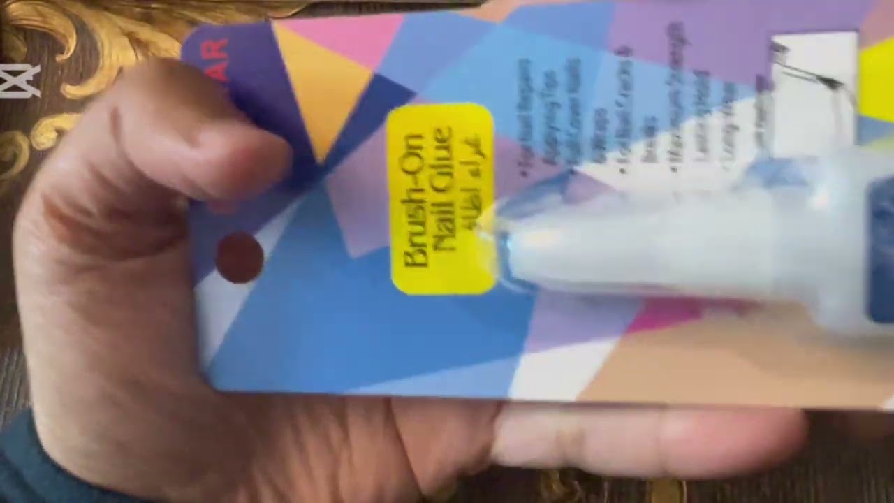 ASMR Nail Glue Tapping 💅✨ASMR نقرات صمغ الأظافر 💅🤍