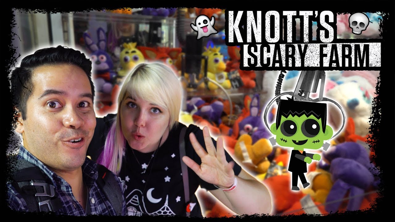 Five Nights At Freddy's and other Halloween claw machine wins at Knott's Scary Farm!