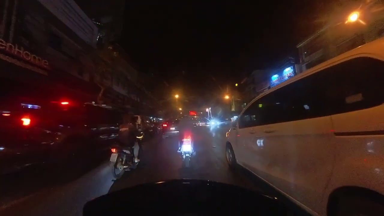 POV The real Thaïland : Leaving Village Market Hua Hin by night  ออกจากตลาดชาวบ้านหัวหินตอนกลางคืน